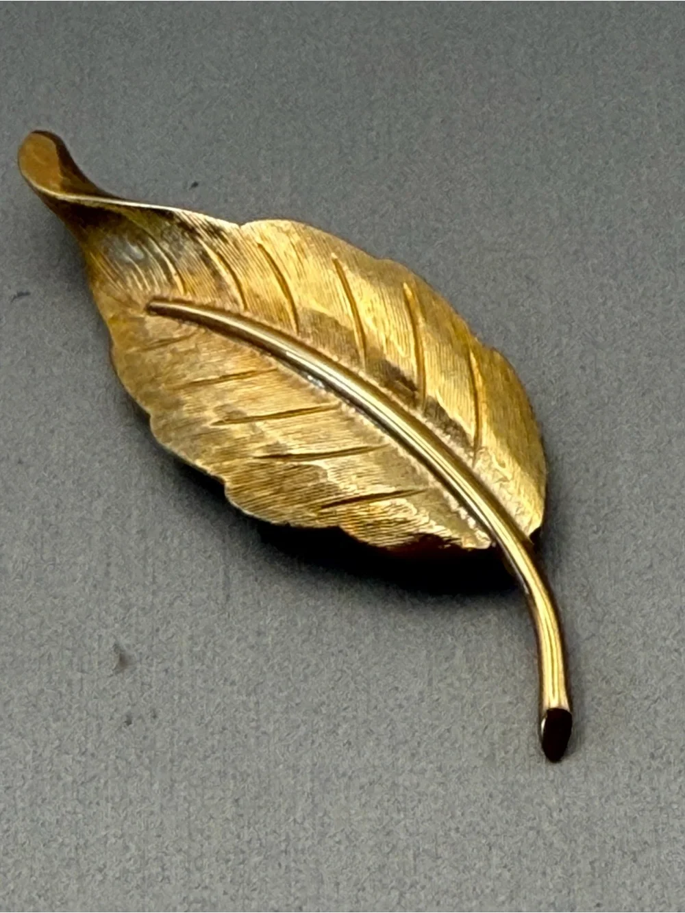Avon Gold Textured Leaf Brooch 1981